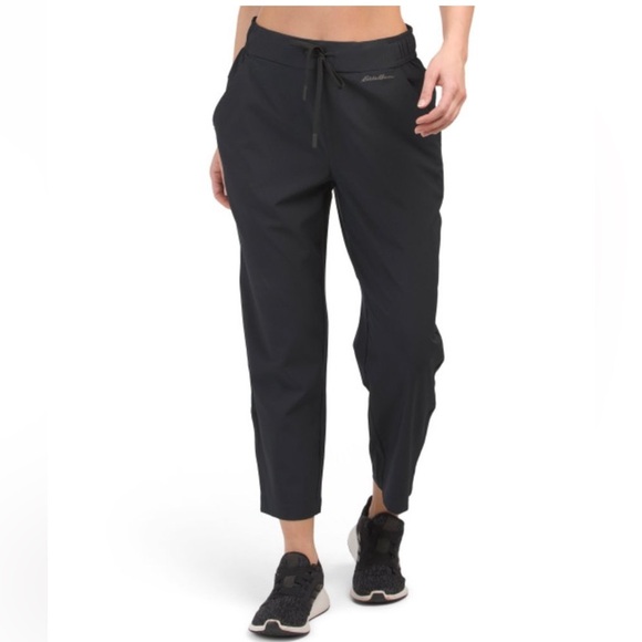 Eddie Bauer Women's Rapid Capri in Black. MSRP $64 - Picture 1 of 15